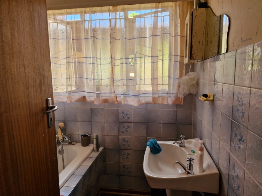 To Let 3 Bedroom Property for Rent in Pellissier Free State